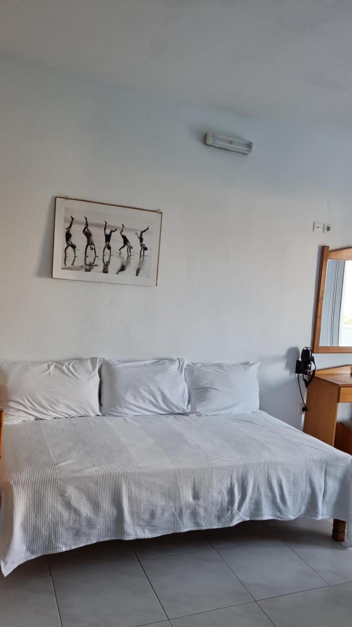 Studios Nina Amoopi Rom bilde